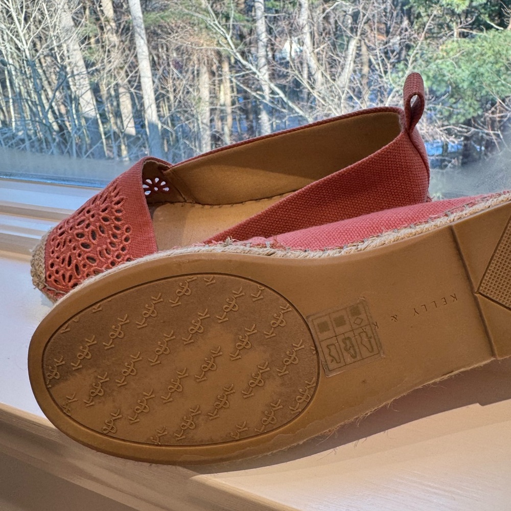 Kelly&Katie Sayeva summer espadrilles. Coral with cutout pattern. Like new - Picture 10 of 11